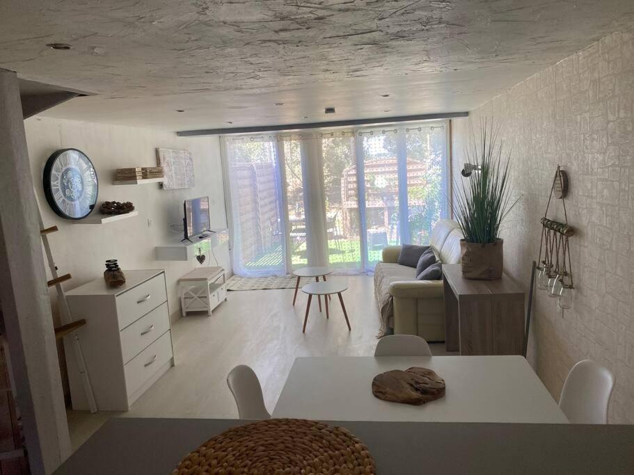 ארל Un Duplex Pour 4 Personne Residence De Vacances מראה חיצוני תמונה